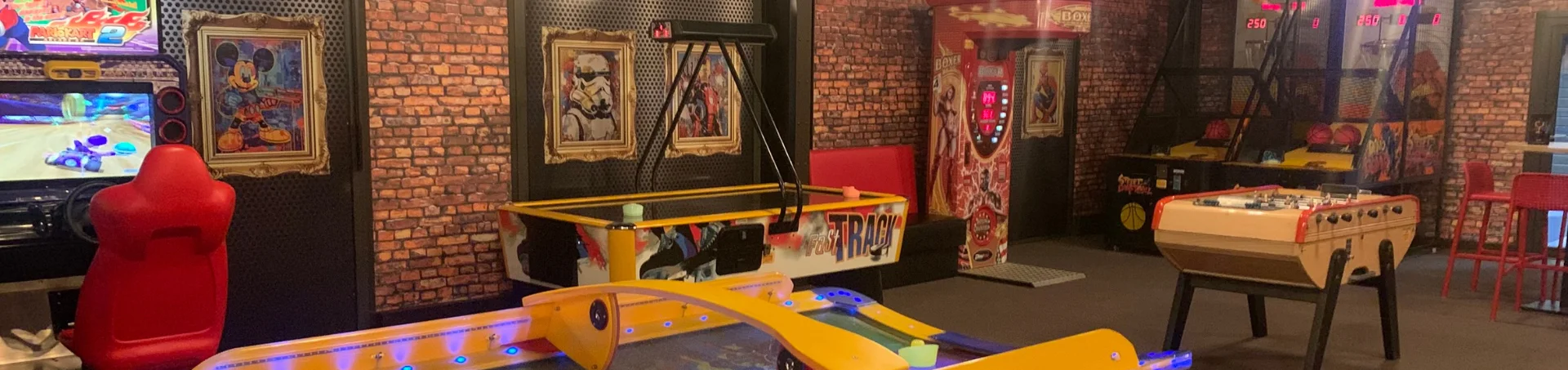 Salle de jeux d'arcade à vitré parc de loisir indoor Evasium